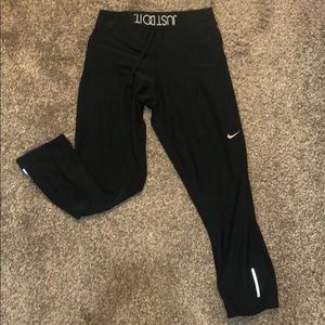 Nike cropped leggings